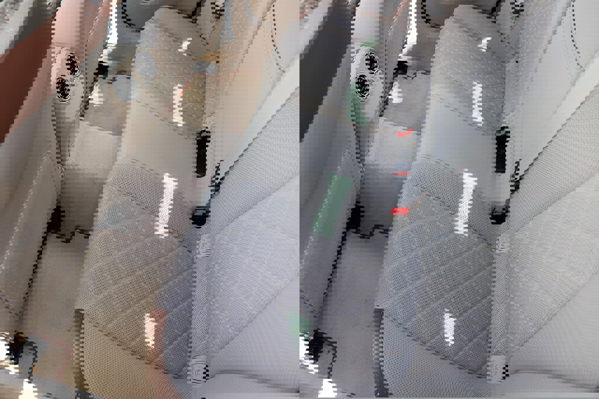 Used 2017 Mercedes-Benz E 300 4MATIC image 11