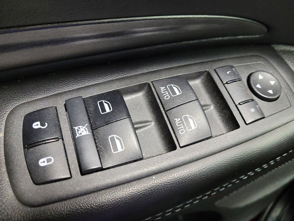 Used 2021 Dodge Durango SXT w/ 3rd Row Seating Group RWD image 27