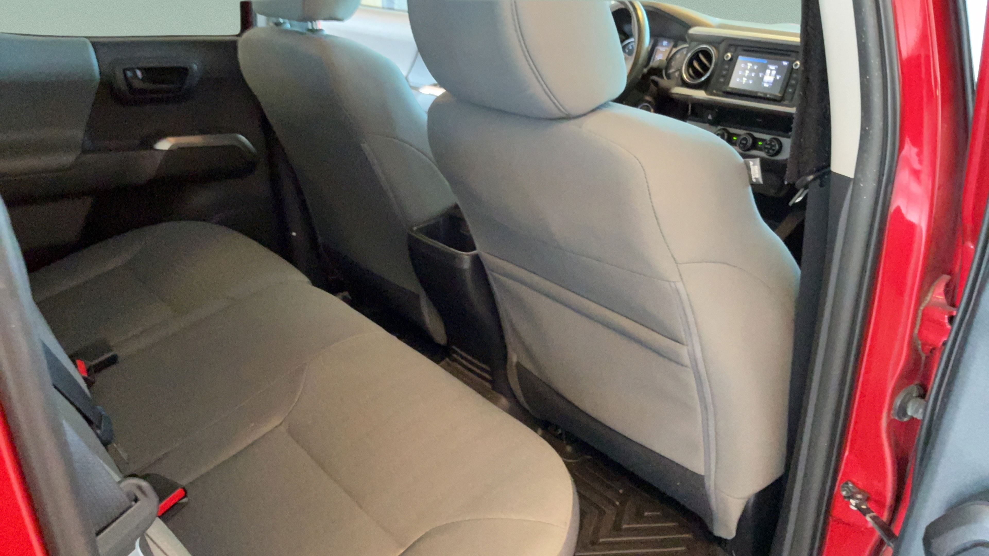 Used 2016 Toyota Tacoma SR5 w/ SR5 Appearance Package (SN) RWD image 34