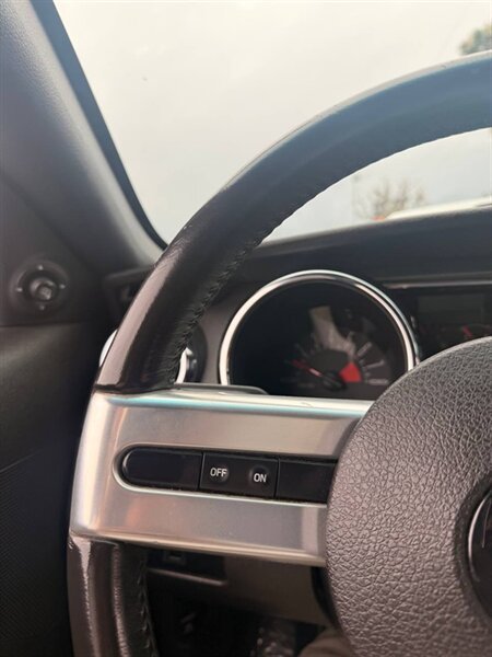 Used 2005 Ford Mustang GT RWD image 12