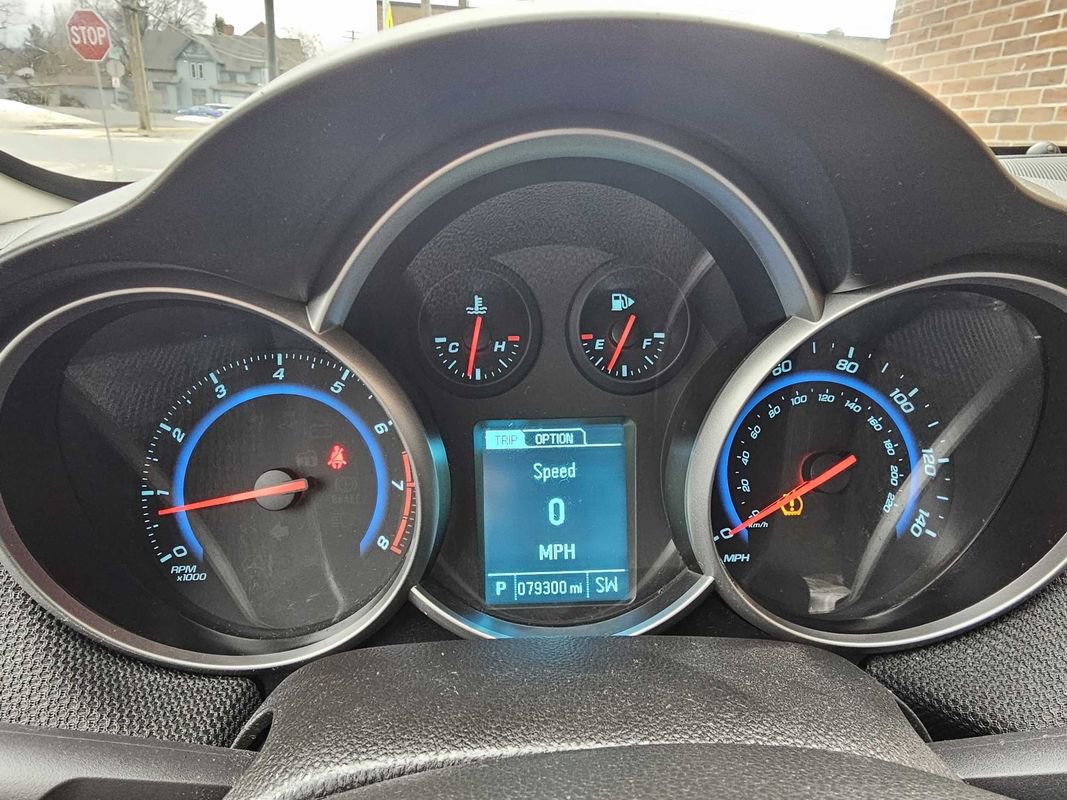 Used 2016 Chevrolet Cruze LT image 8