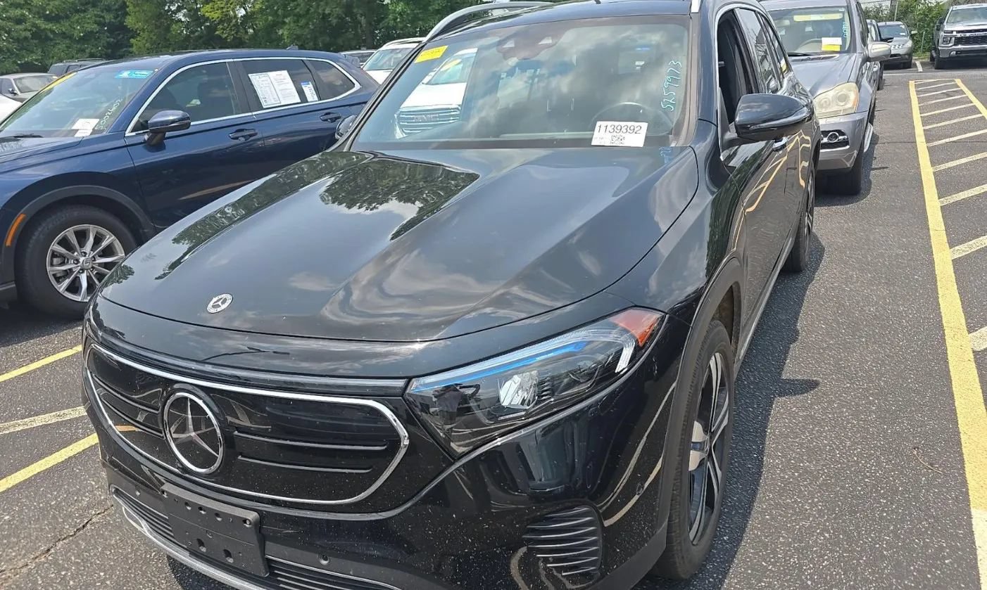 Used 2023 Mercedes-Benz EQB 350 4MATIC SUV w/ Pinnacle Package image 48