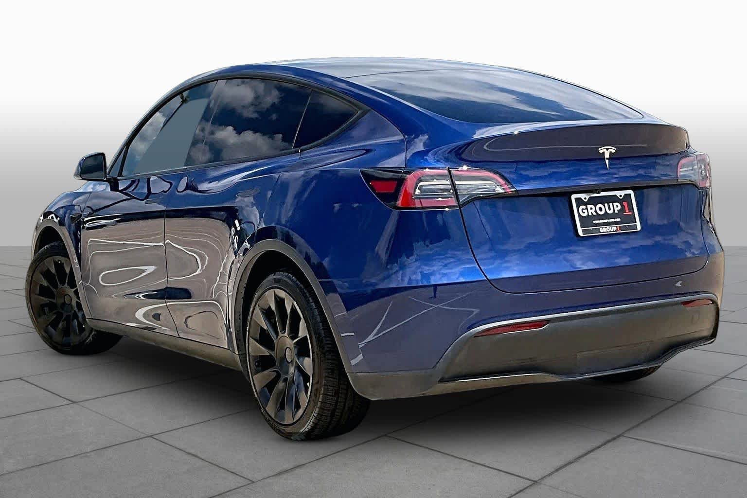 Used 2025 Tesla Model Y Long Range RWD image 11