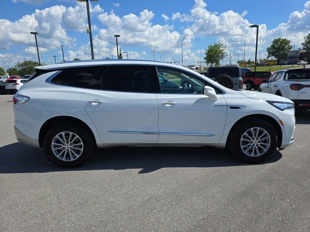 Used 2024 Buick Enclave Essence w/ Technology Package image 6