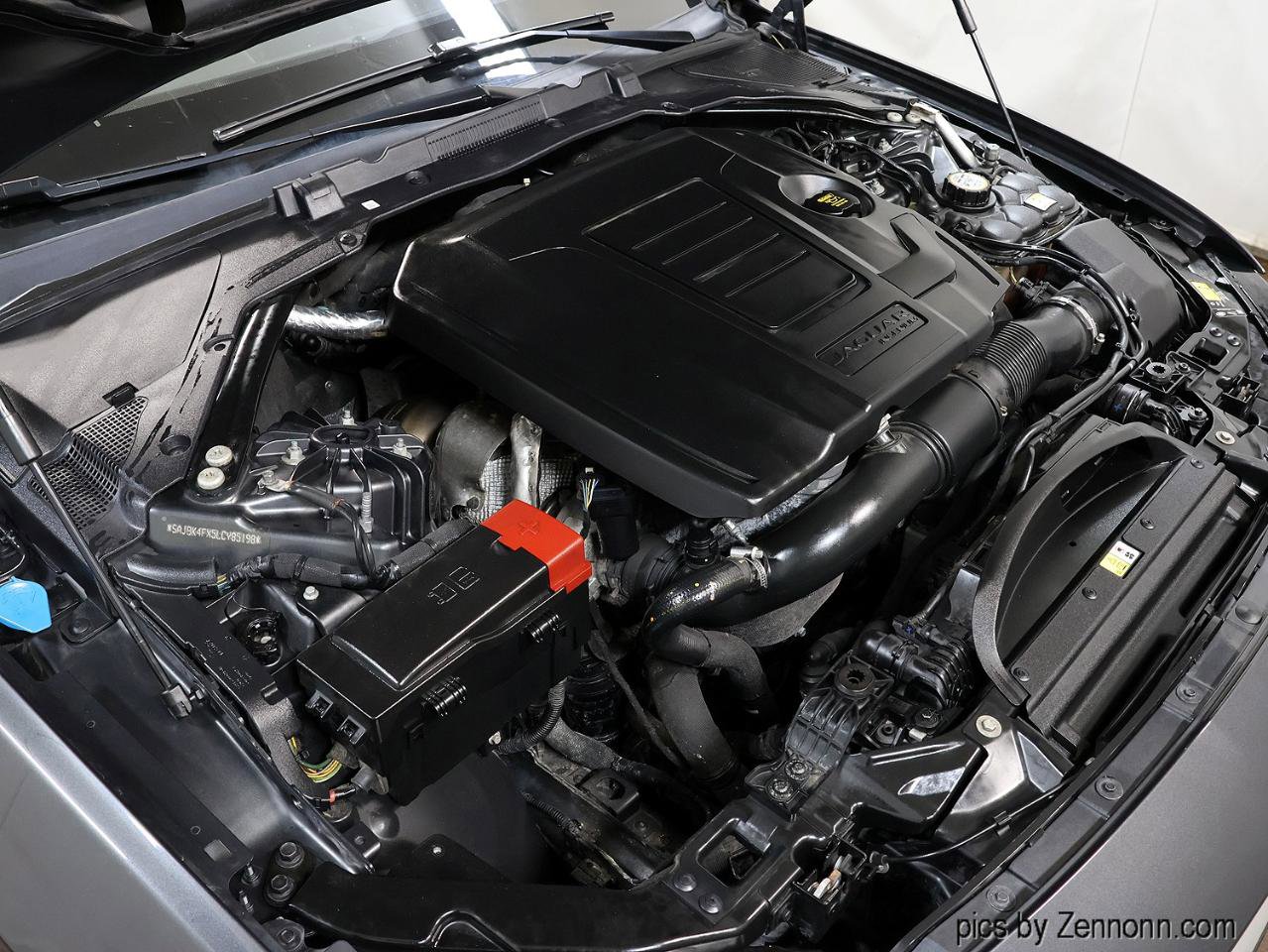 Used 2020 Jaguar XF Prestige image 35