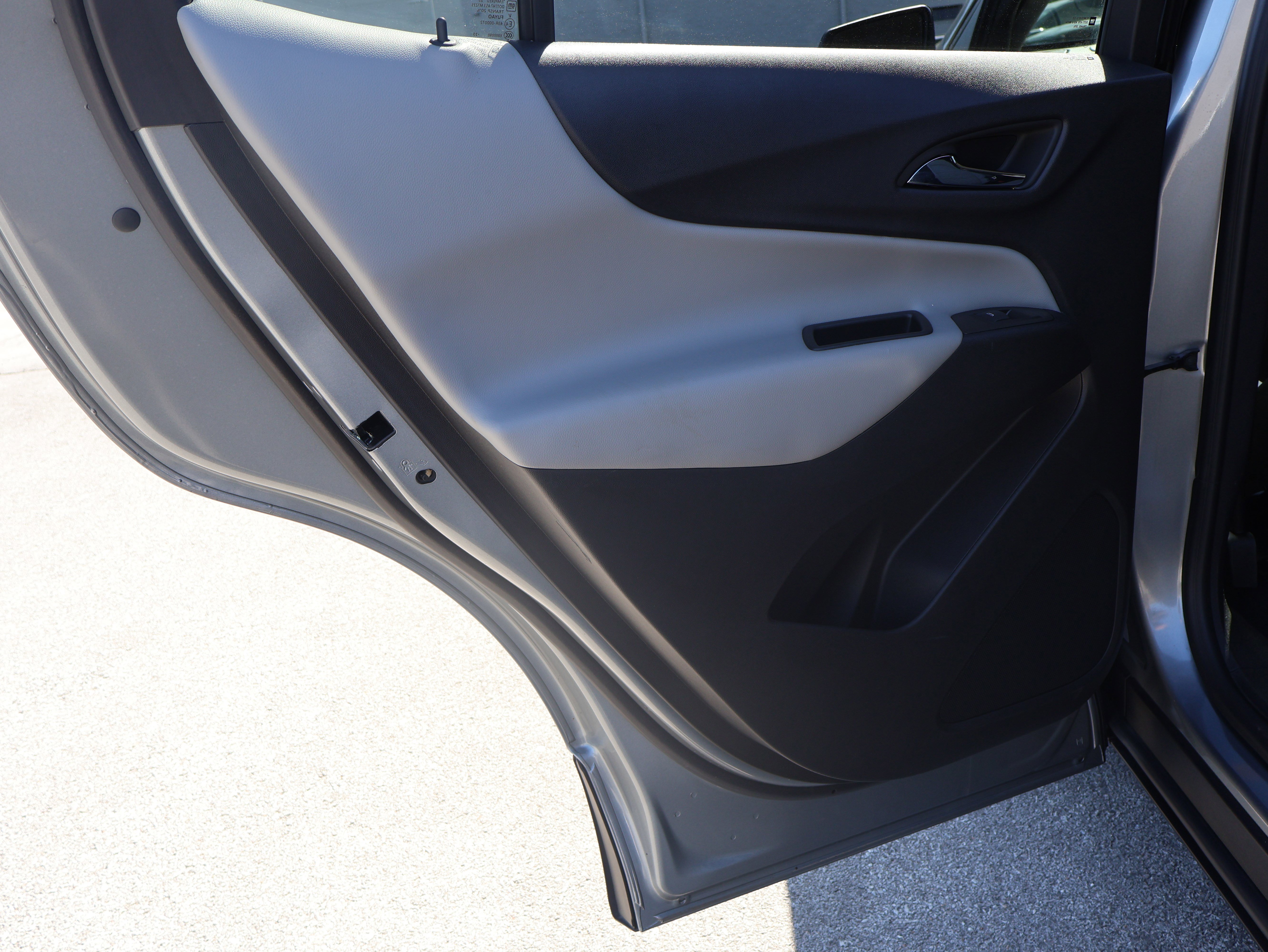 Used 2024 Chevrolet Equinox LS w/ LS Convenience Package FWD image 17