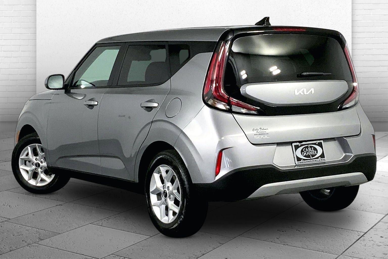 Certified 2025 Kia Soul LX w/ LX Technology Package FWD image 11