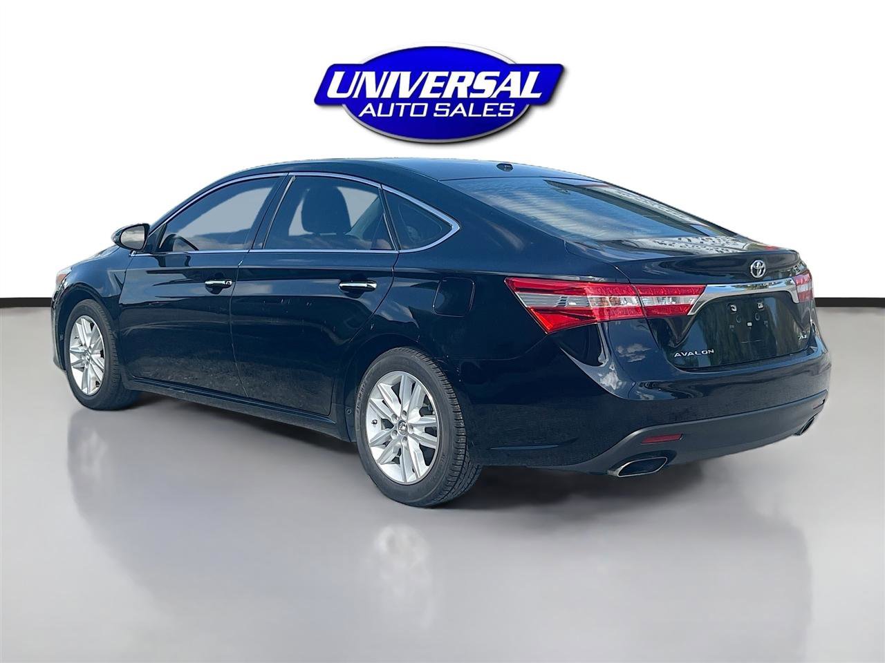 Used 2015 Toyota Avalon XLE Premium image 5