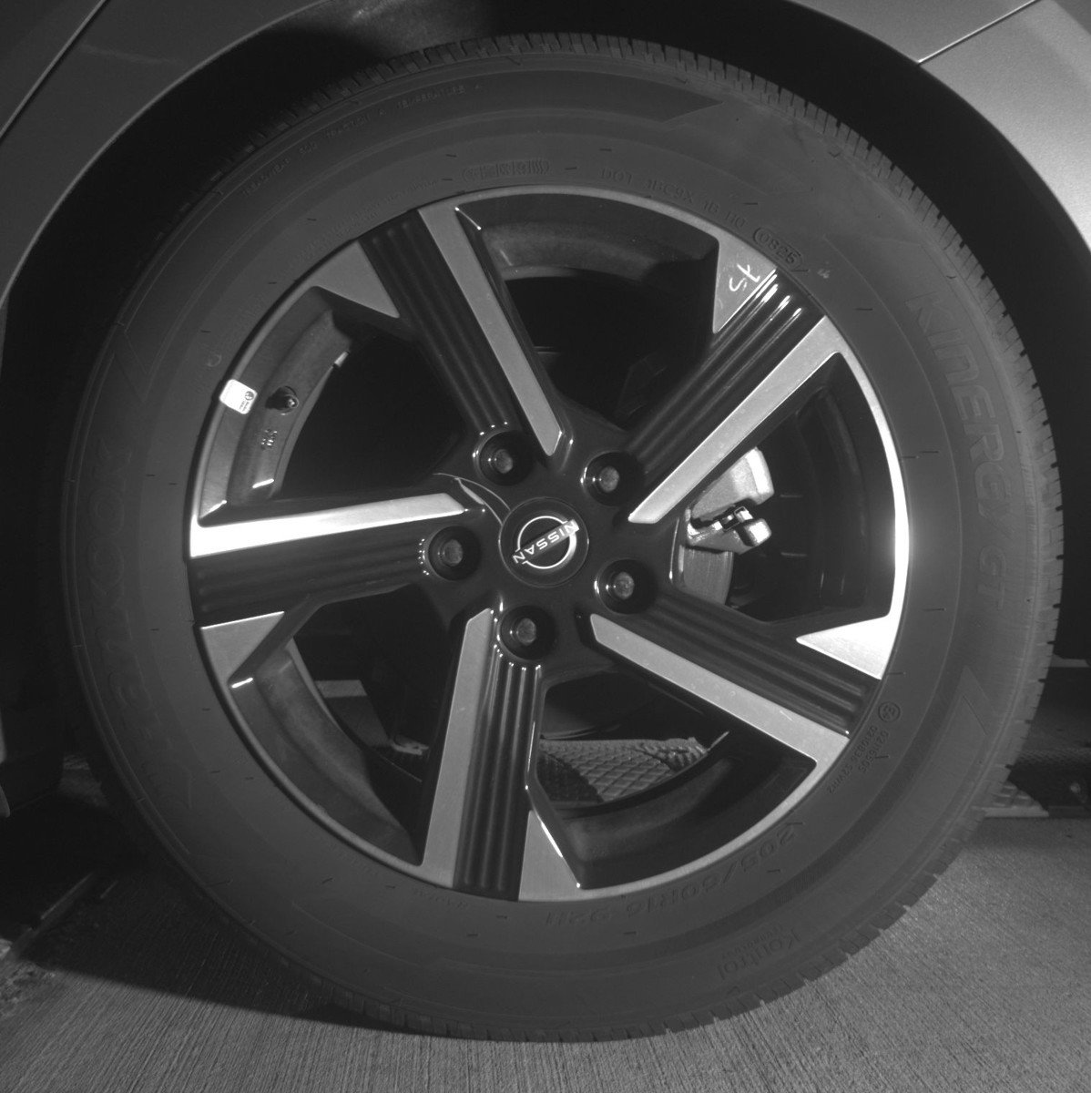 Used 2025 Nissan Sentra SV FWD image 13