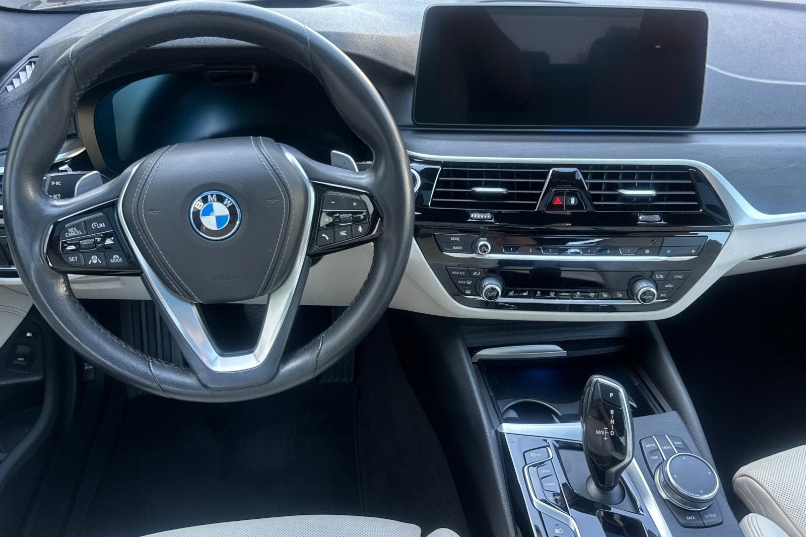 Certified 2023 BMW 530e xDrive w/ Executive Package image 18