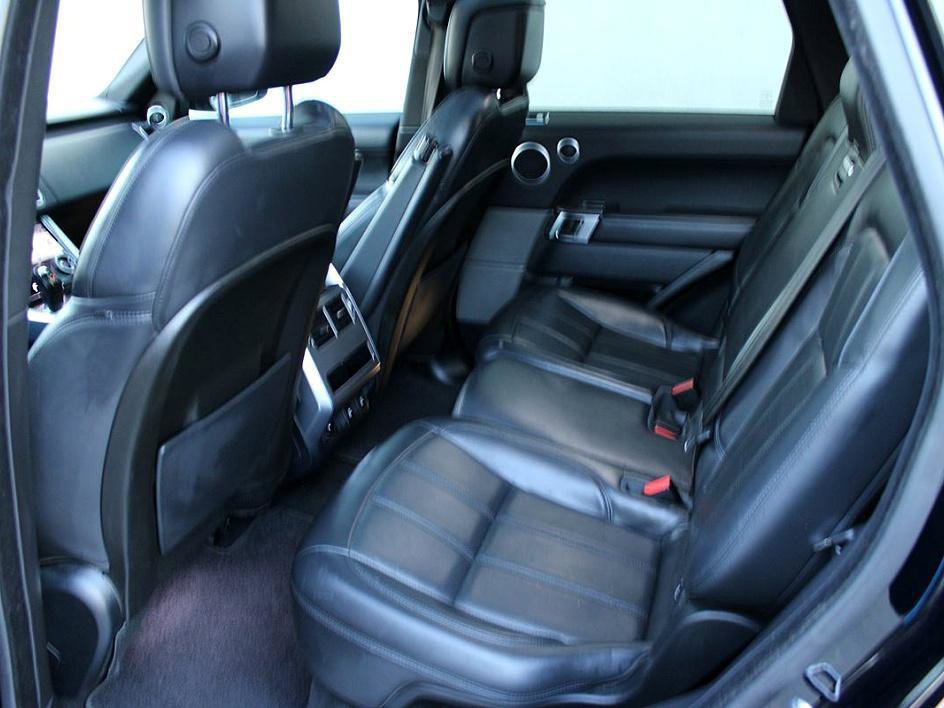 Used 2018 Land Rover Range Rover Sport HSE image 17