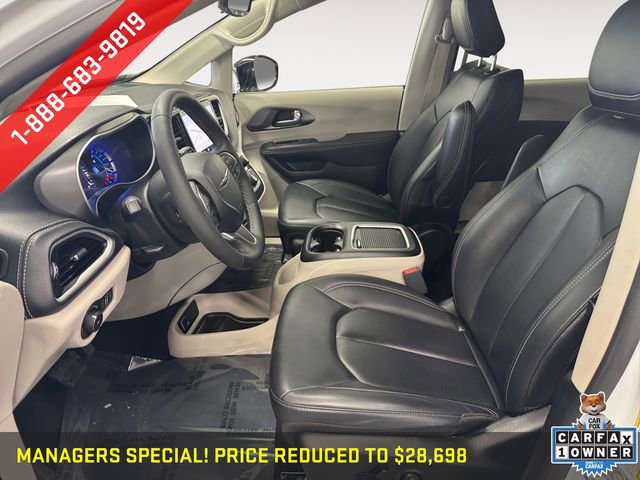 Used 2024 Chrysler Pacifica Limited FWD image 9