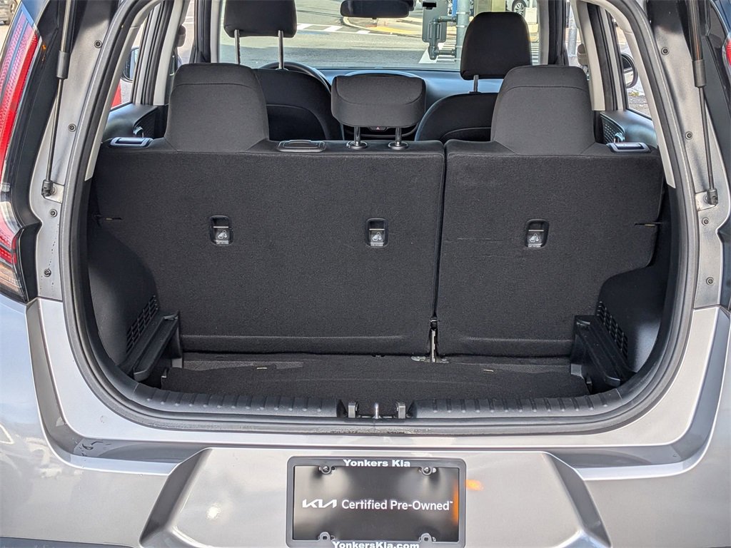 Used 2023 Kia Soul LX image 8