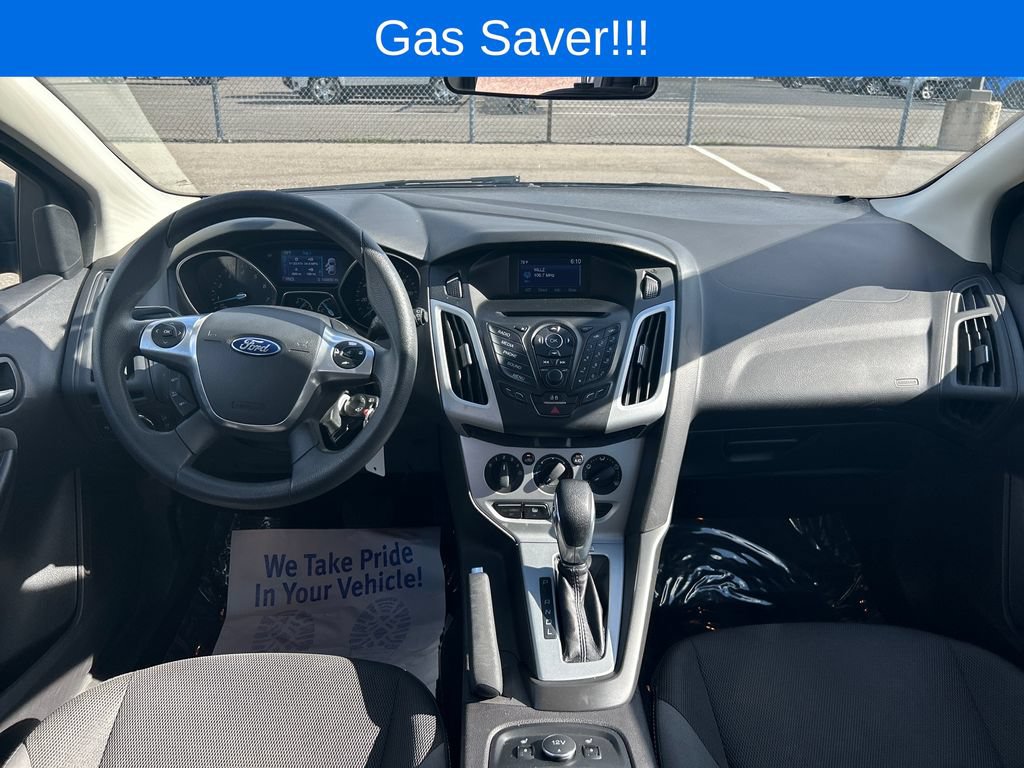 Used 2014 Ford Focus SE w/ SE Winter Package FWD image 14