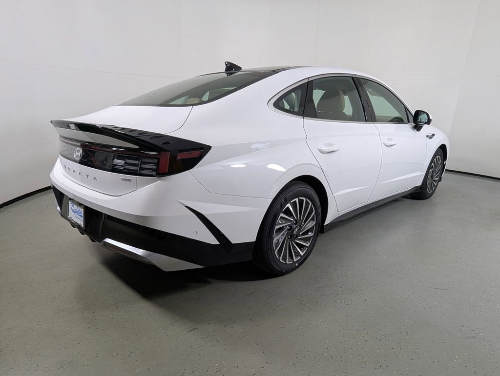 Certified 2025 Hyundai Sonata Limited image 8