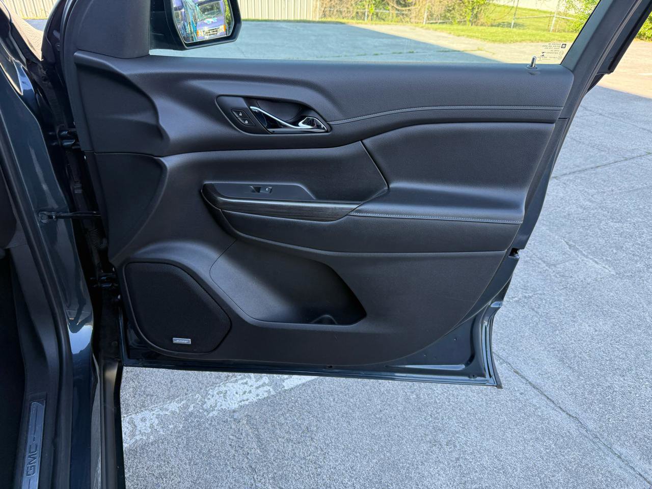 Used 2019 GMC Acadia SLT w/ Black Edition image 29