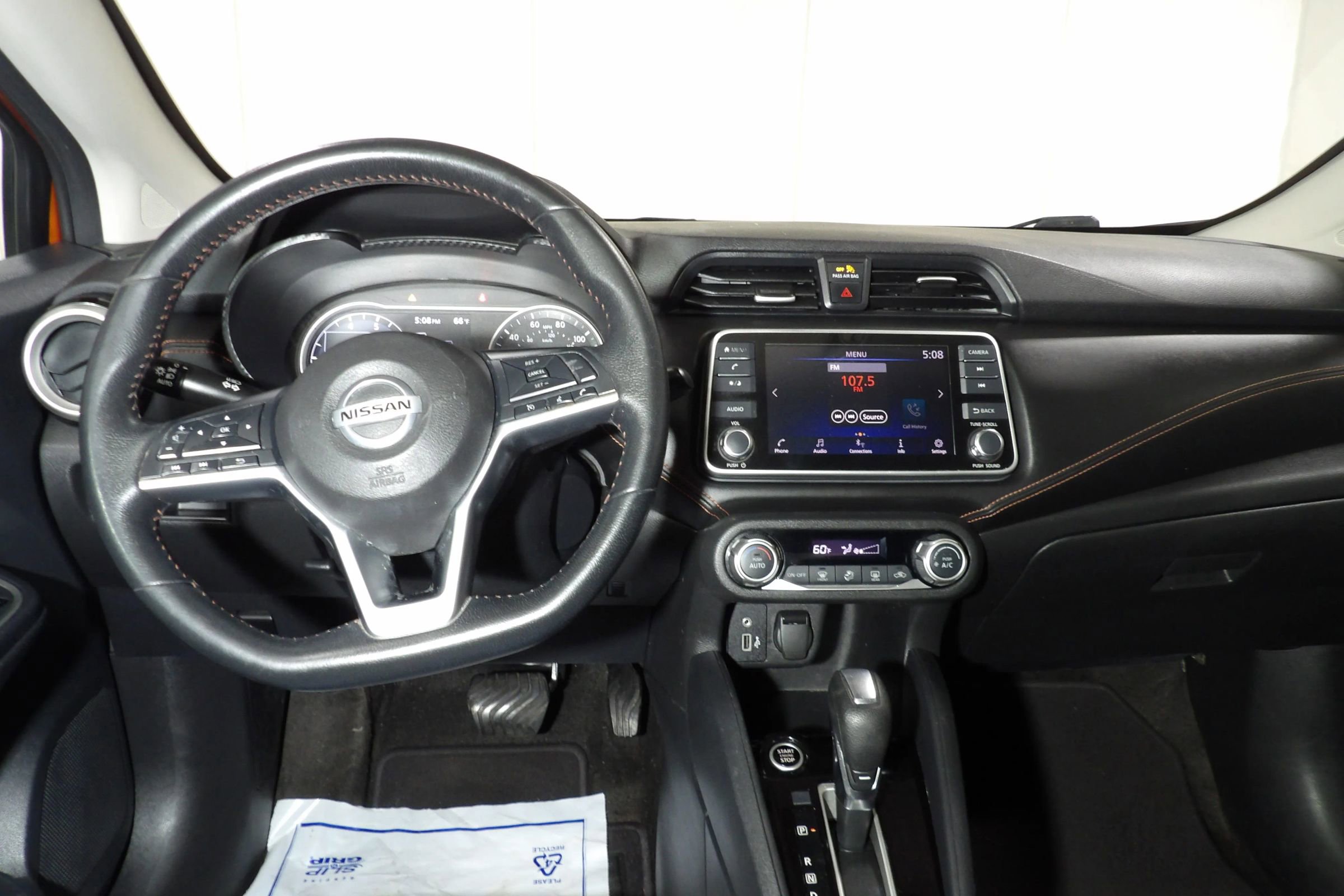 Used 2022 Nissan Versa SR FWD image 13