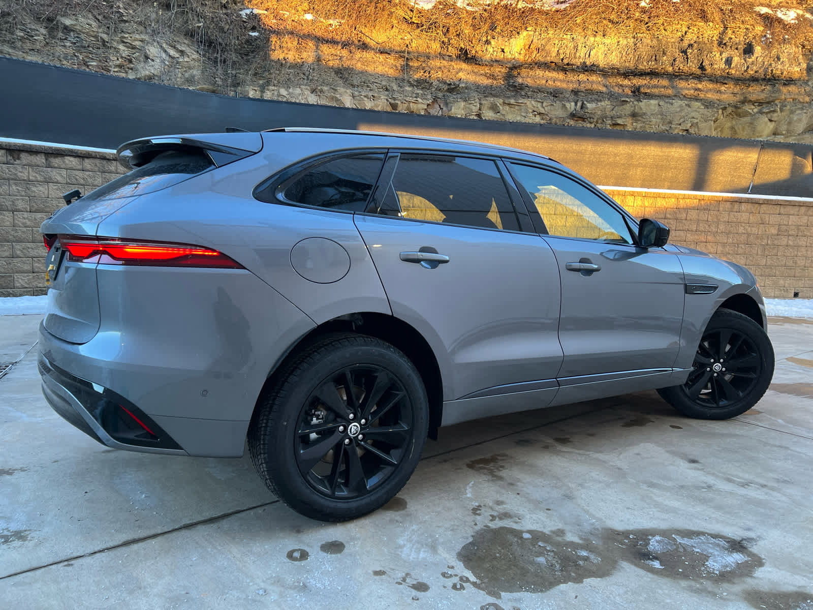 Used 2025 Jaguar F-PACE R-Dynamic S image 3