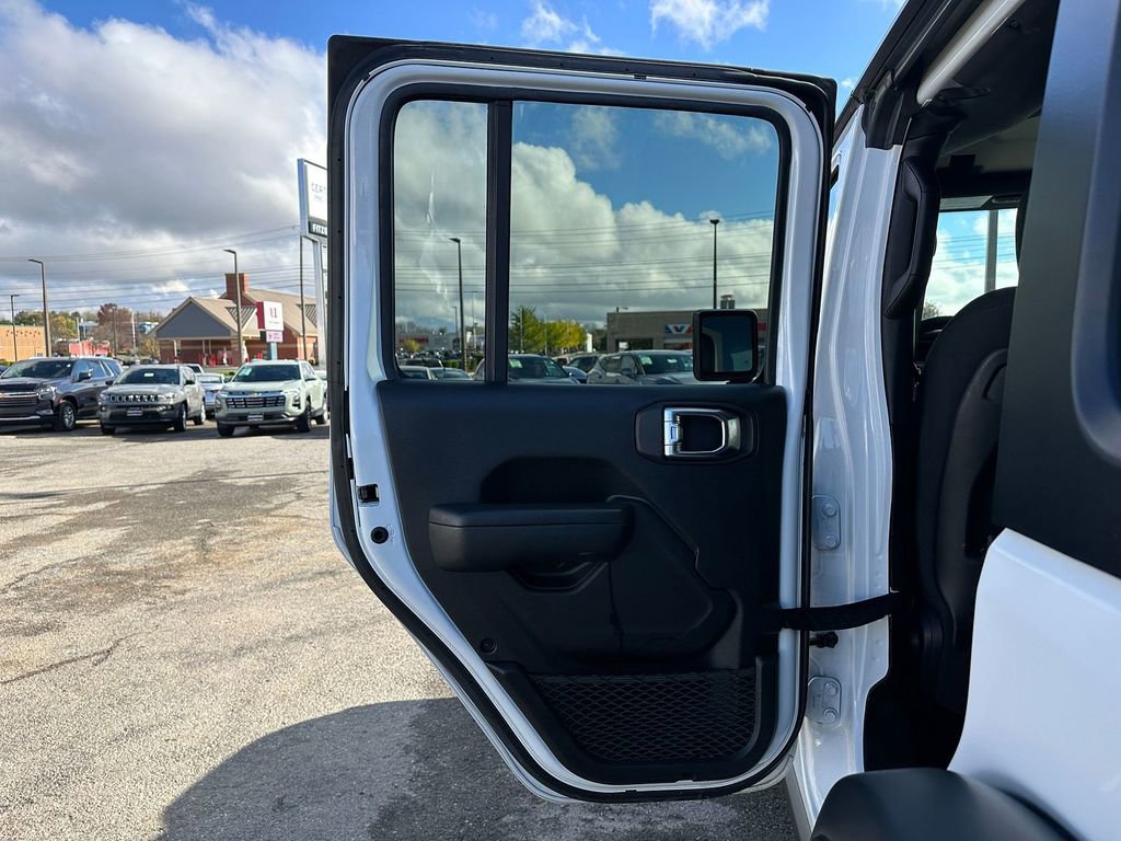 Used 2024 Jeep Wrangler Unlimited Rubicon 4xe image 10