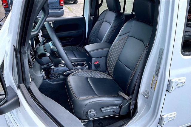 Used 2023 Jeep Gladiator Overland AWD/4WD image 18