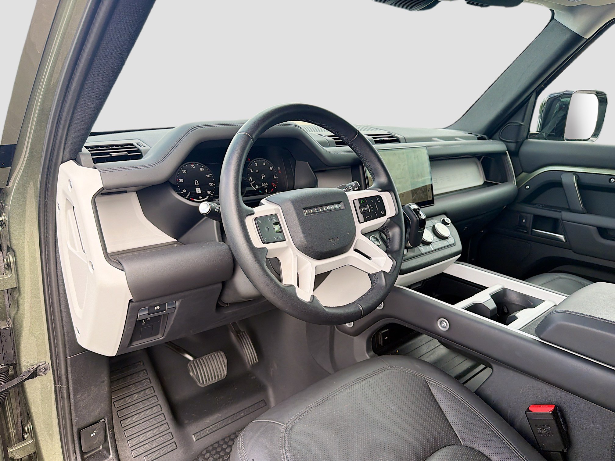 Used 2025 Land Rover Defender 110 S image 26