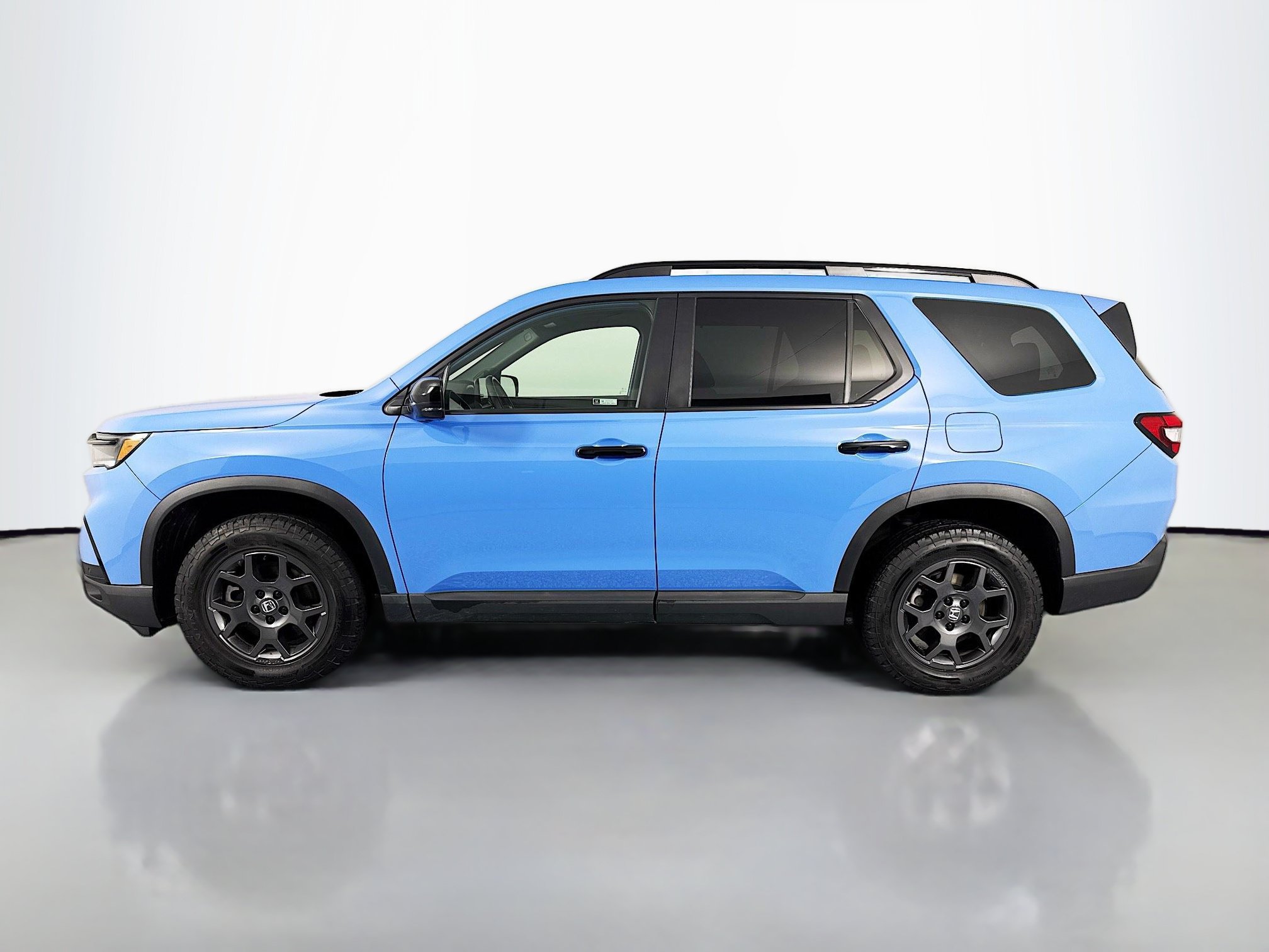 Certified 2024 Honda Pilot TrailSport image 8