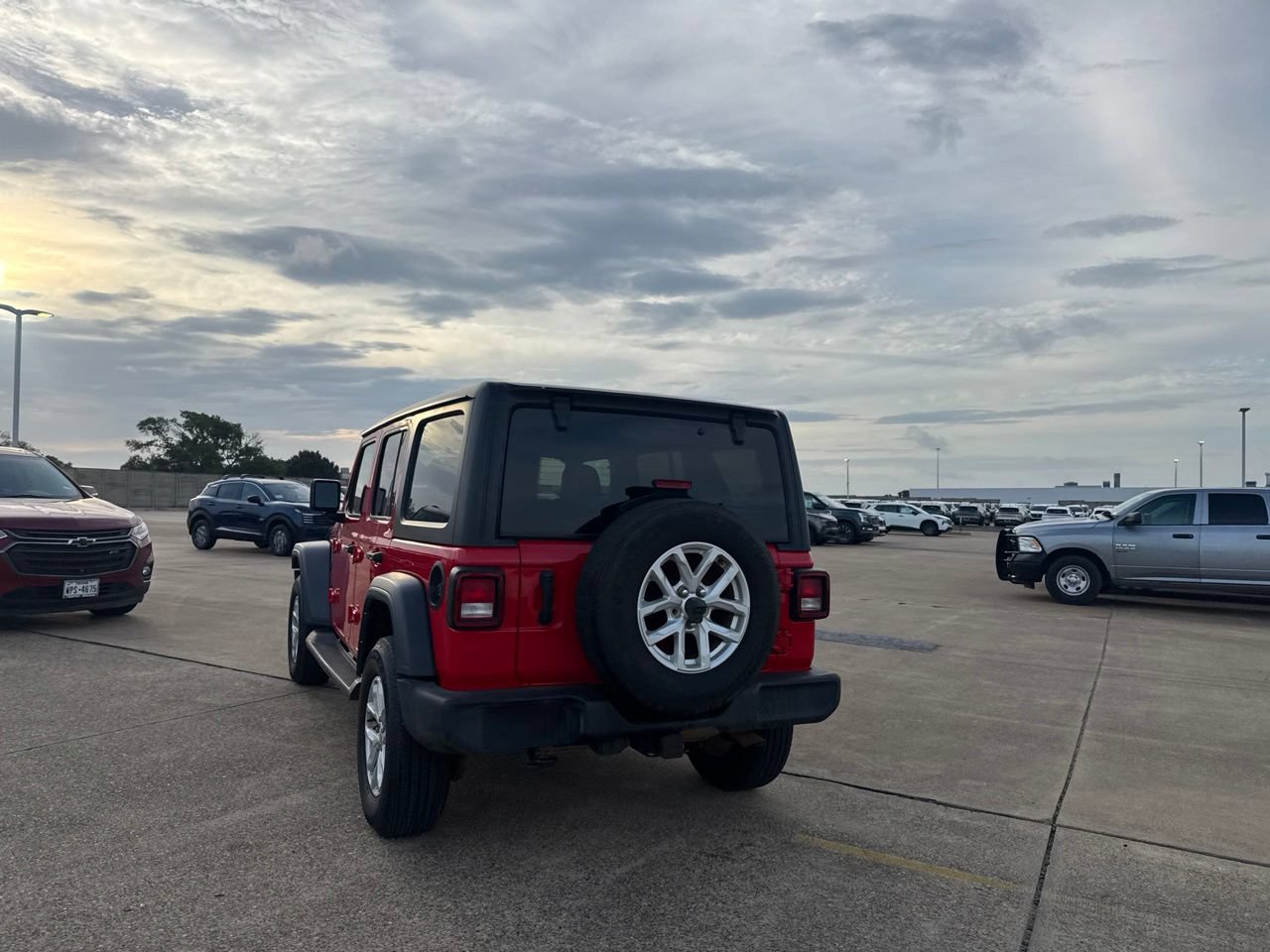 Used 2023 Jeep Wrangler Unlimited Sport AWD/4WD image 16