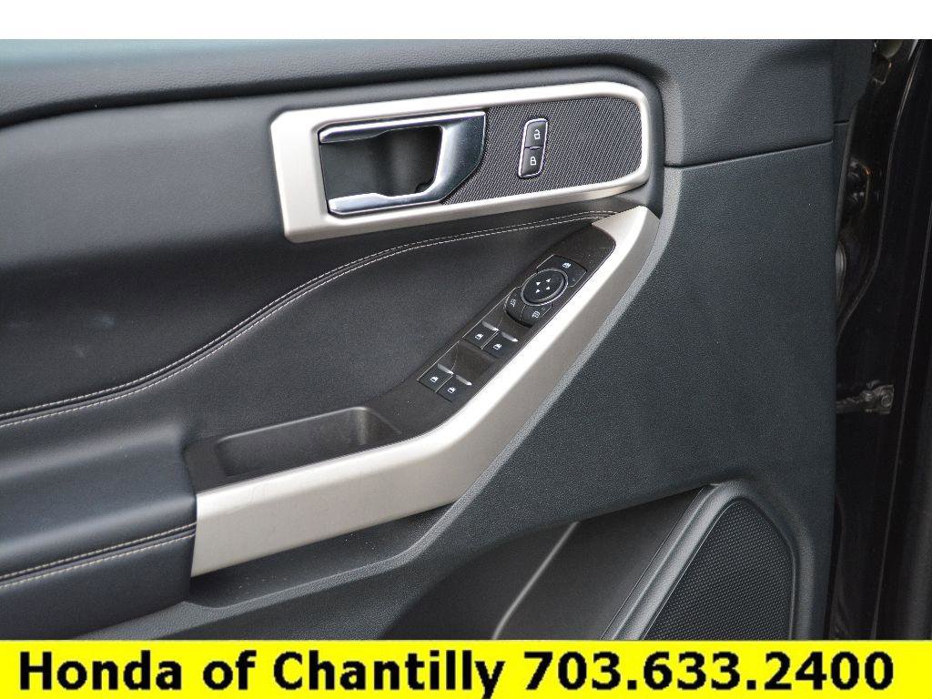 Used 2024 Ford Explorer XLT image 33