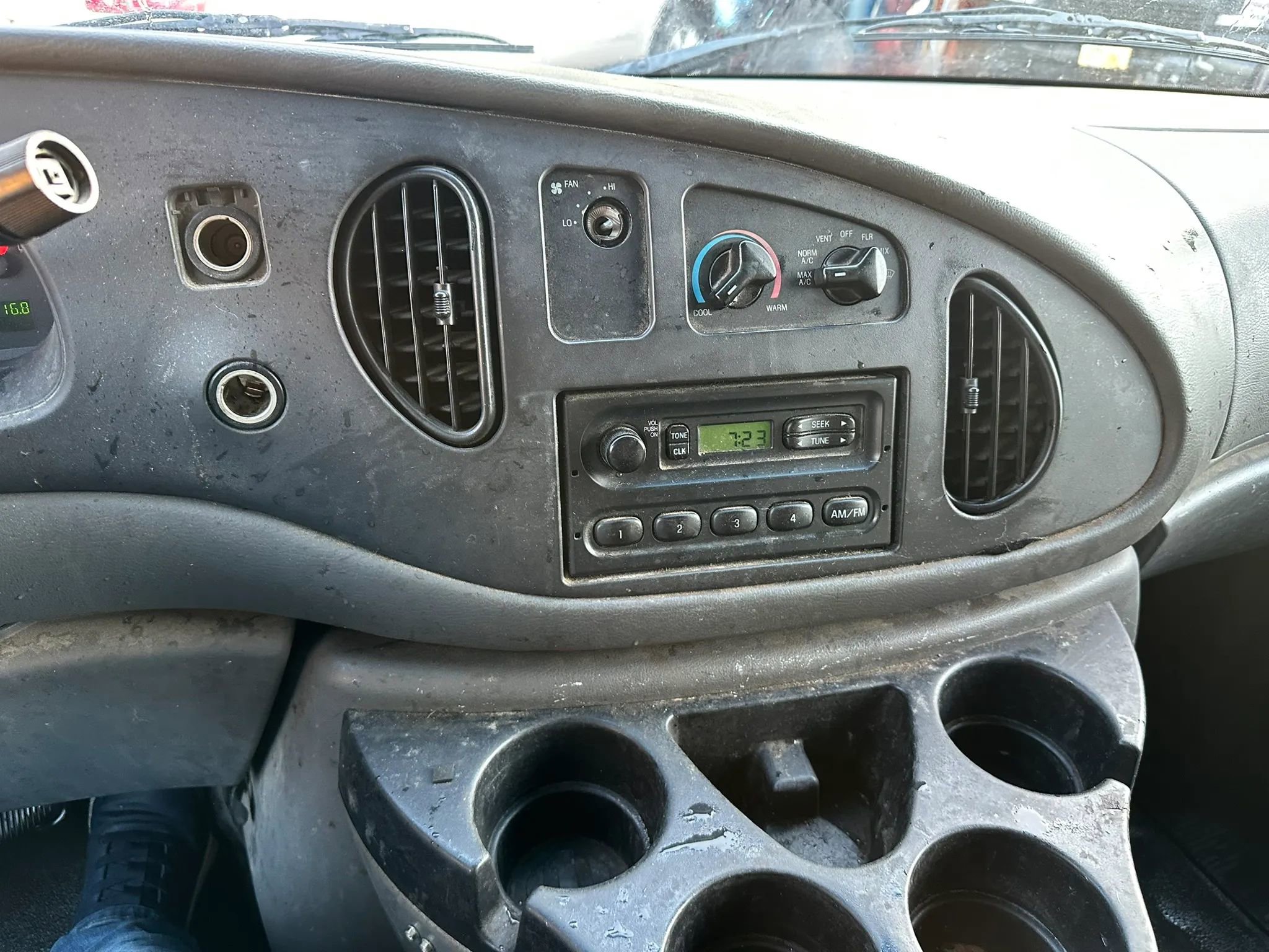 Used 2007 Ford E-150 and Econoline 150 RWD image 10