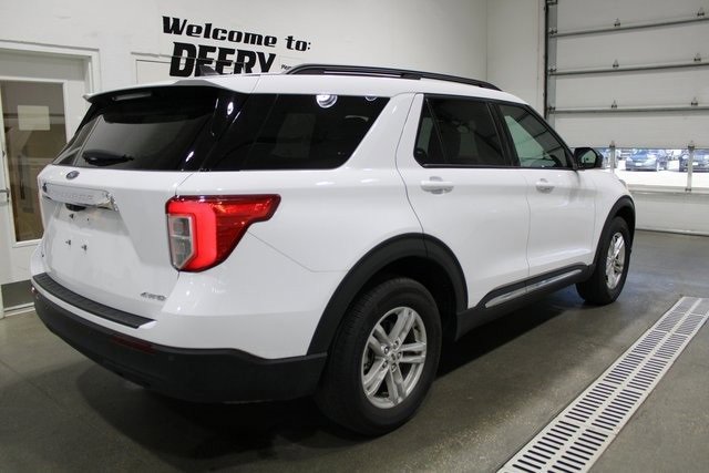 Used 2023 Ford Explorer XLT image 6