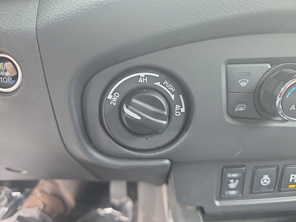 Used 2024 Nissan Frontier SV w/ SV Convenience Package AWD/4WD image 13