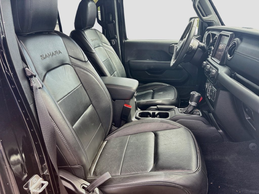 Used 2023 Jeep Wrangler Unlimited Sahara w/ Cold Weather Group AWD/4WD image 31