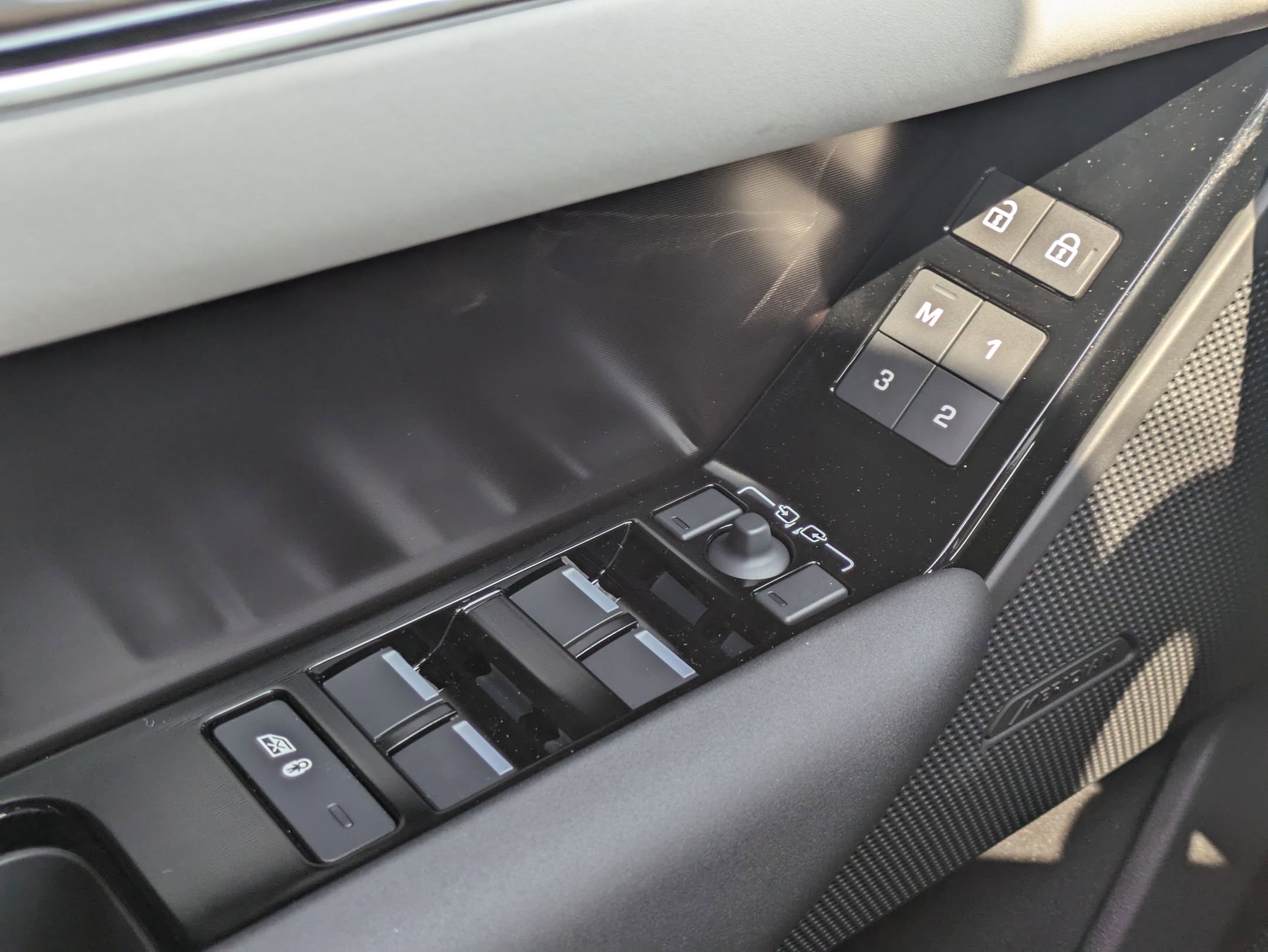 New 2026 Land Rover Range Rover Velar Dynamic SE image 21
