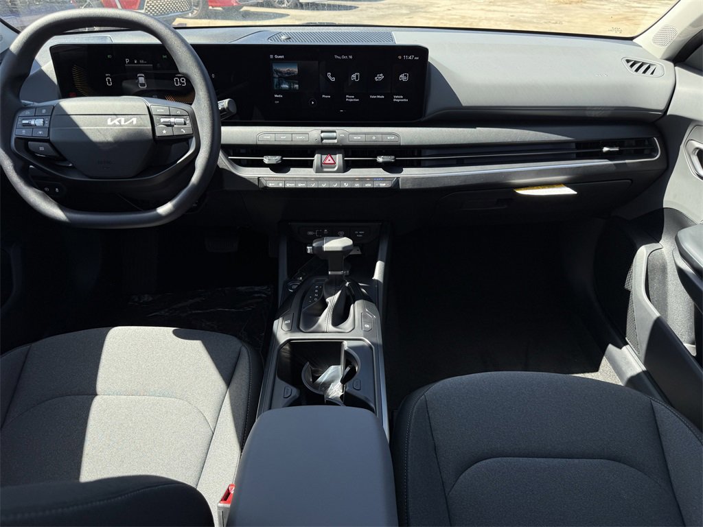 New 2025 Kia K4 LXS image 13