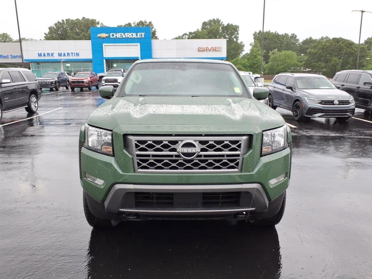 Used 2023 Nissan Frontier SV w/ SV Convenience Package AWD/4WD image 2