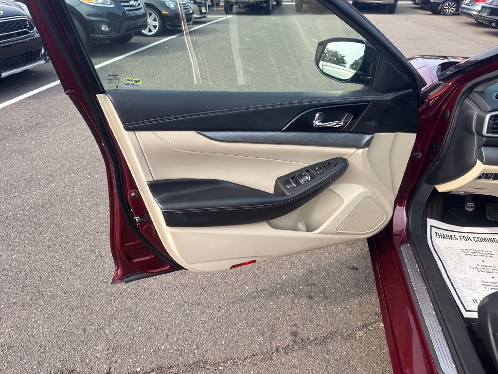 Used 2017 Nissan Maxima 3.5 SV w/ Interior Lighting Package FWD image 11