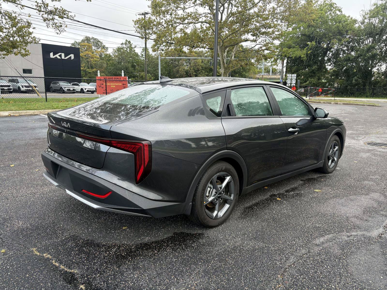 Used 2025 Kia K4 FWD image 6