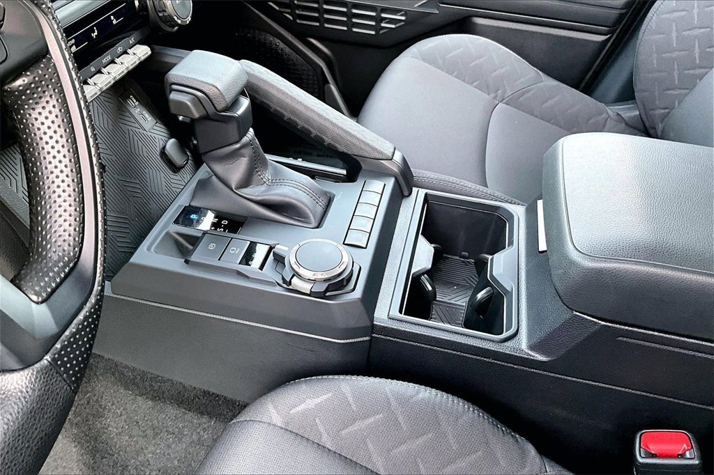 Used 2025 Toyota Tacoma SR image 18