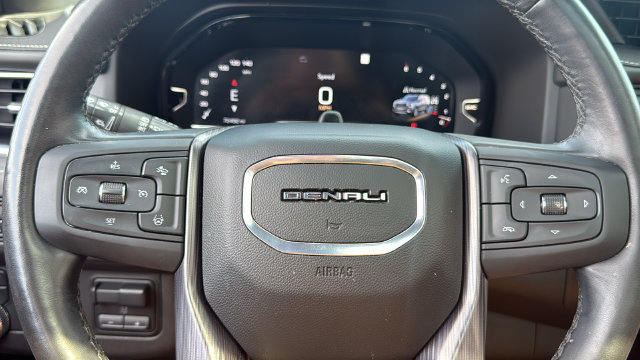 Used 2023 GMC Yukon Denali Ultimate AWD/4WD image 33