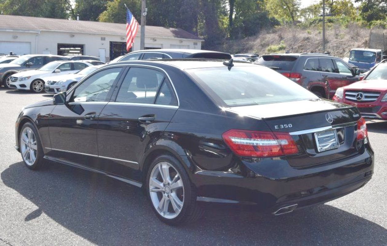 Used 2013 Mercedes-Benz E 350 4MATIC Sedan image 9