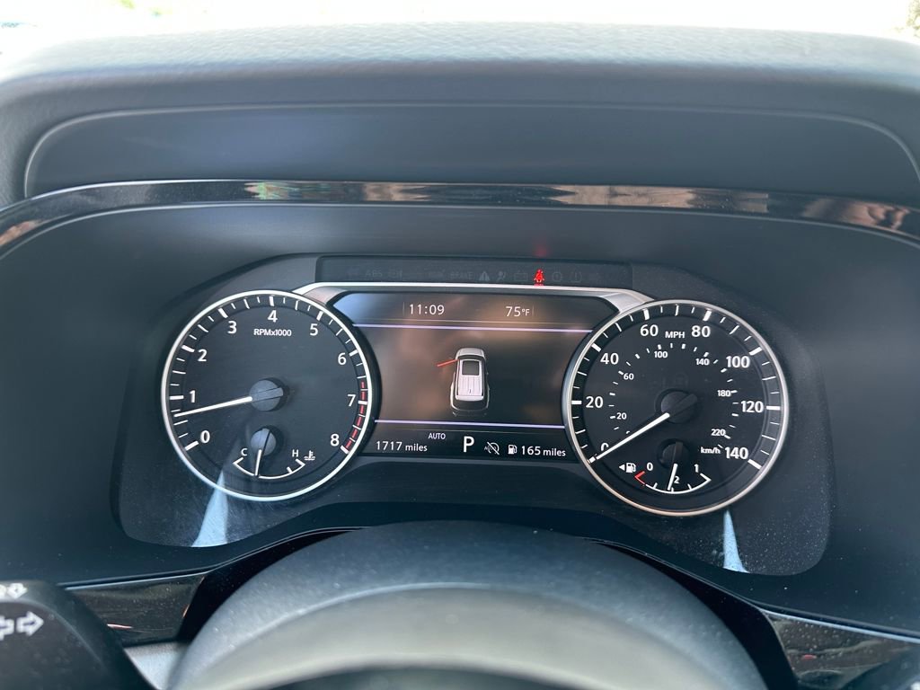 Used 2025 Nissan Pathfinder SL w/ Lighting Package (N92) image 34