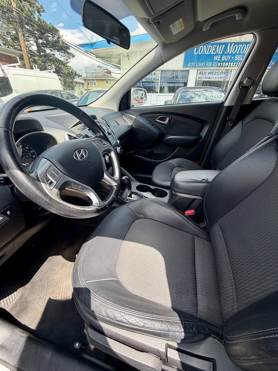 Used 2011 Hyundai Tucson GLS AWD/4WD image 14
