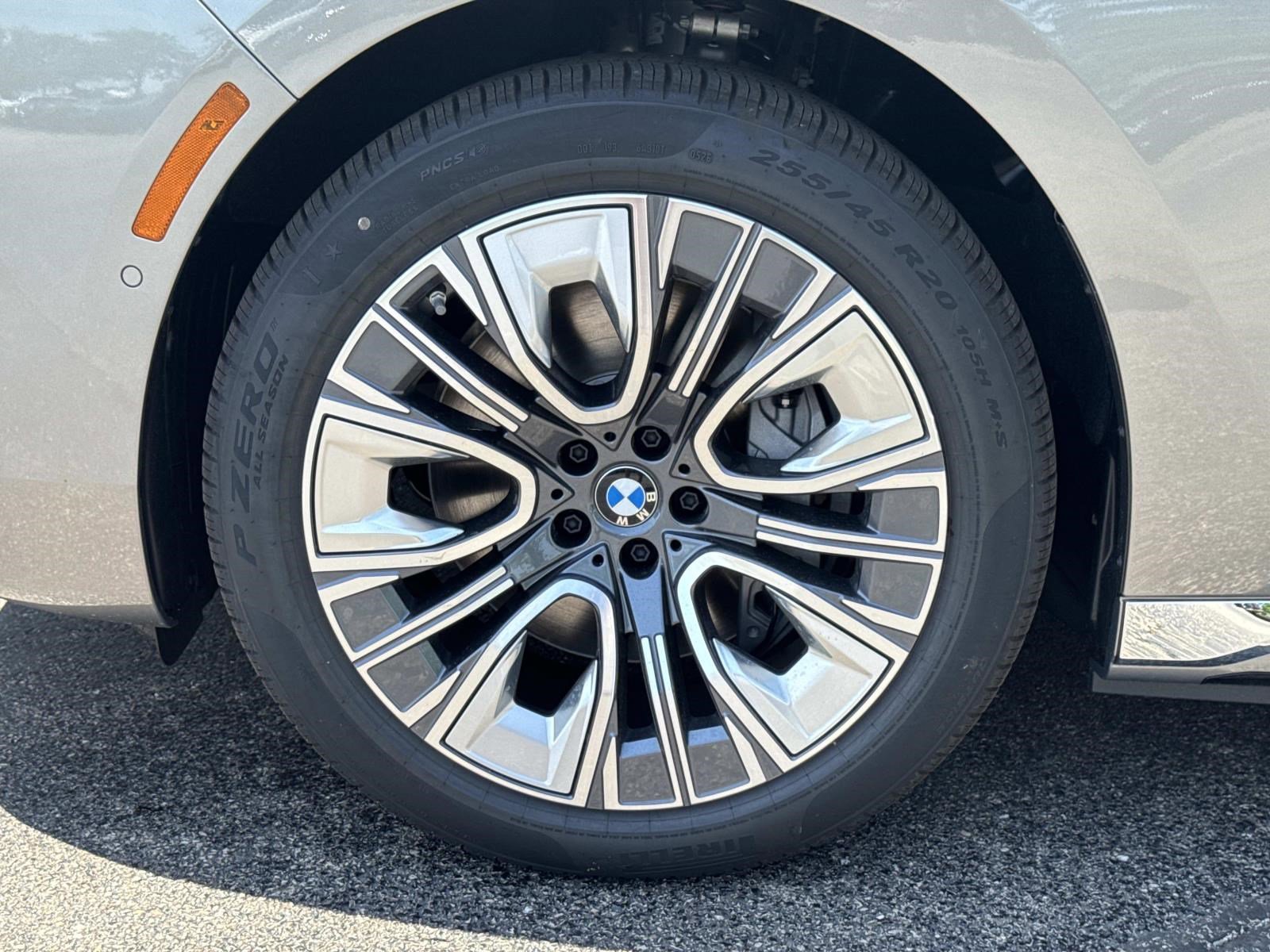 New 2026 BMW i7 xDrive60 AWD/4WD image 9
