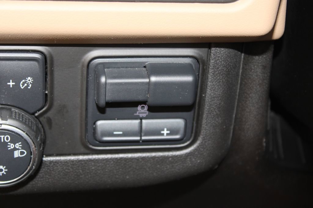 Used 2021 Chevrolet Tahoe Premier w/ Premium Package AWD/4WD image 44