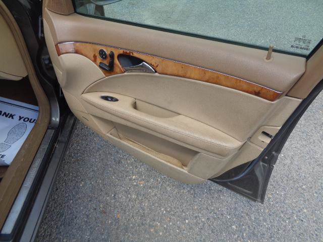 Used 2009 Mercedes-Benz E 350 4MATIC Sedan image 24