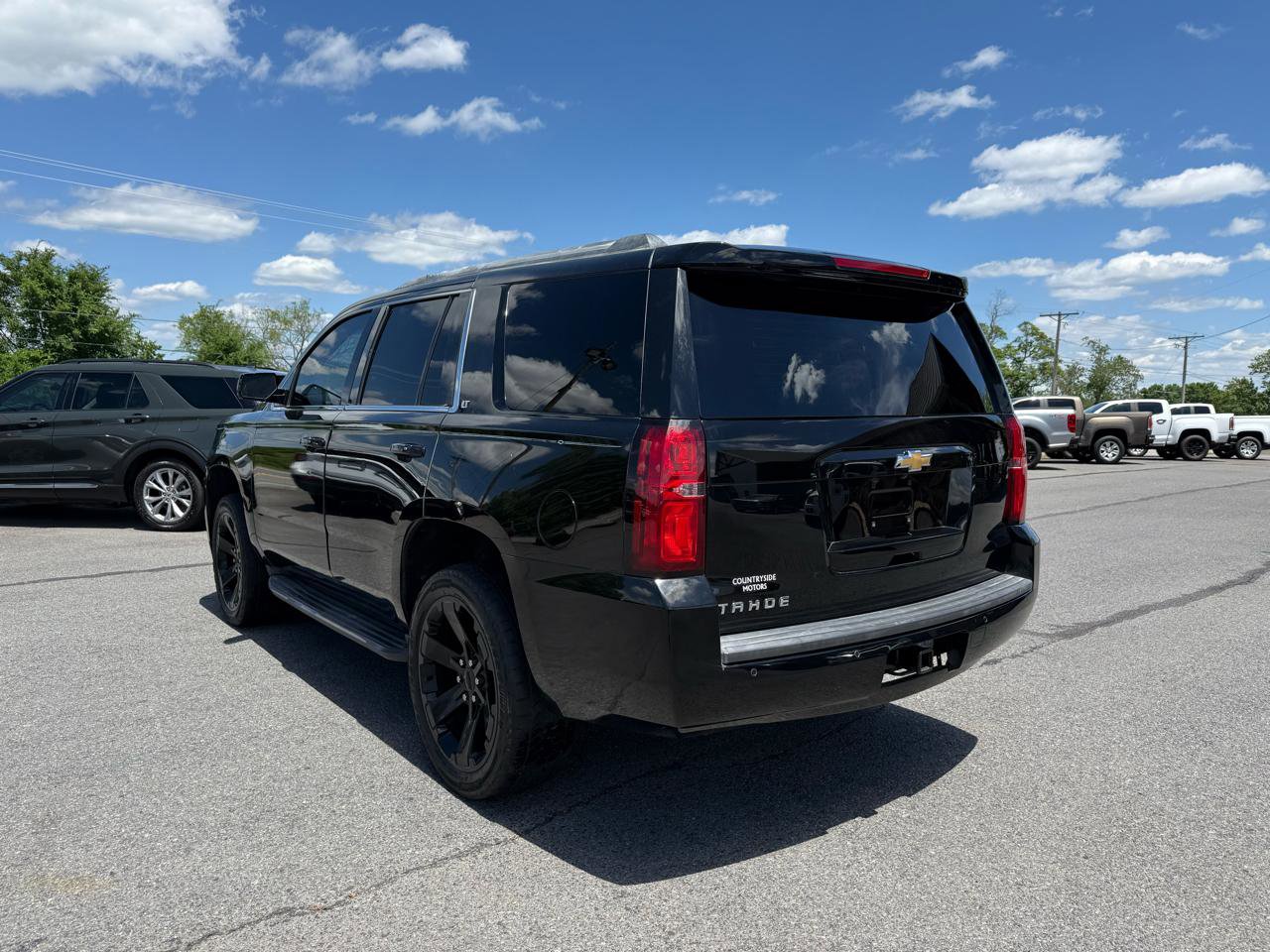 Used 2015 Chevrolet Tahoe LT w/ Luxury Package RWD image 4