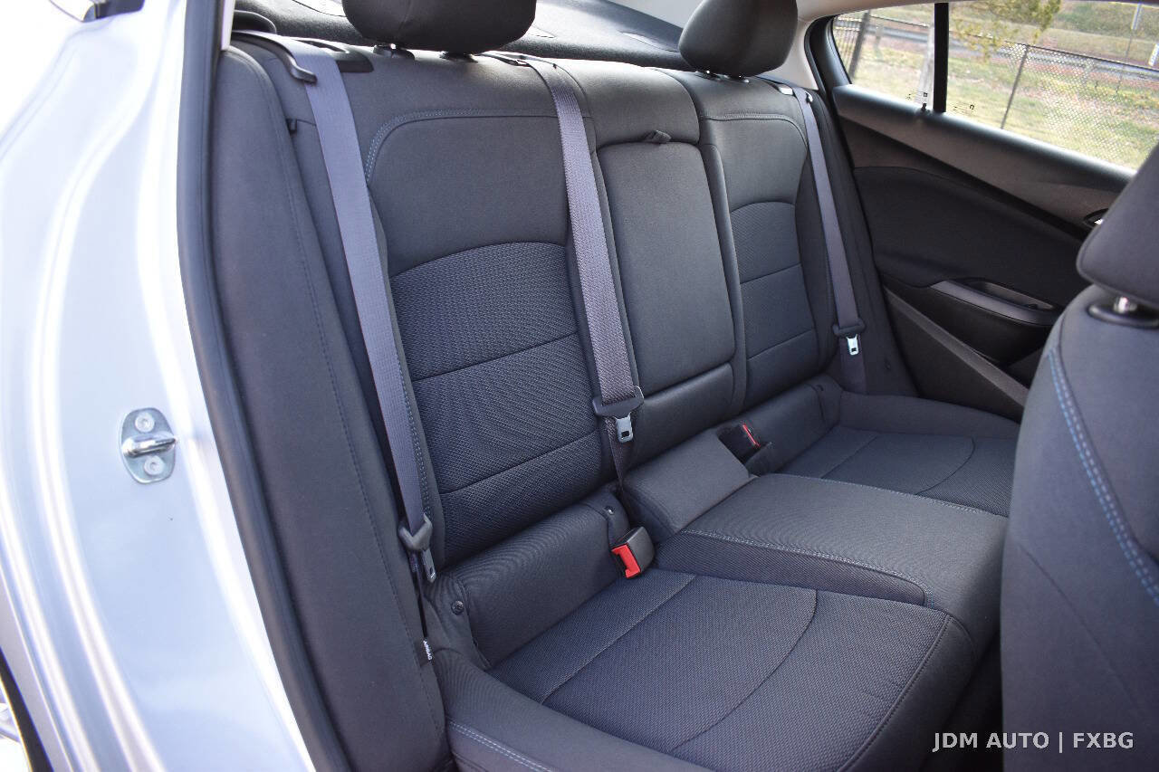 Used 2017 Chevrolet Cruze LT w/ Convenience Package image 15