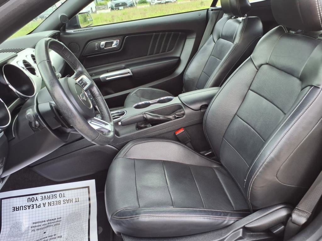 Used 2017 Ford Mustang Premium image 12