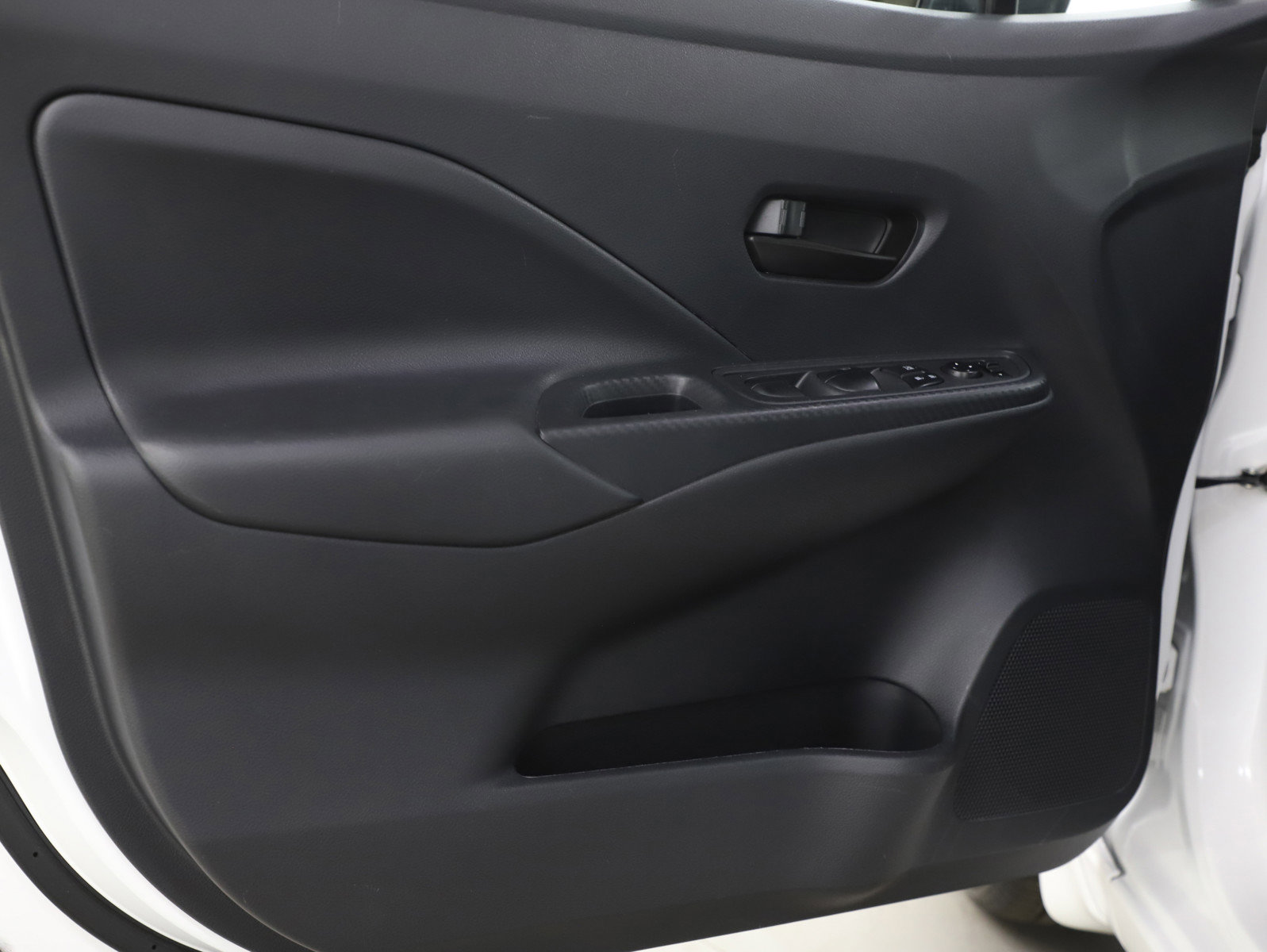 Used 2024 Nissan Versa S w/ Trunk Package image 17