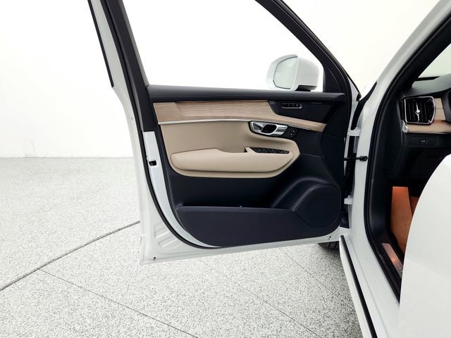 New 2026 Volvo XC90 B6 Plus w/ Protection Package Premier image 27
